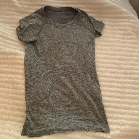 Lululemon swiftly tech - Picture 1 of 2
